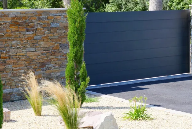 installation serrurier portail automatique à bourges dans le Cher 18